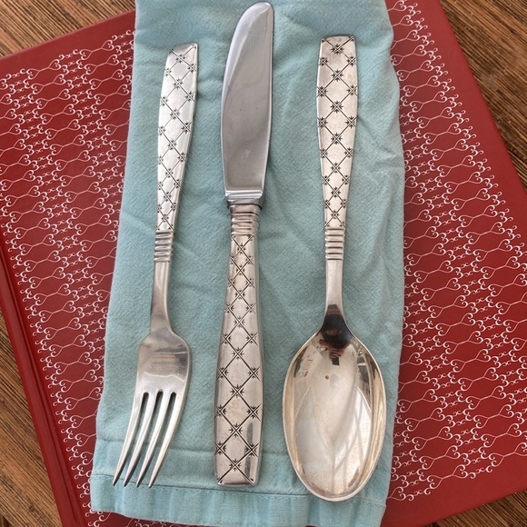 3pc Setting - Picture 3 of 5